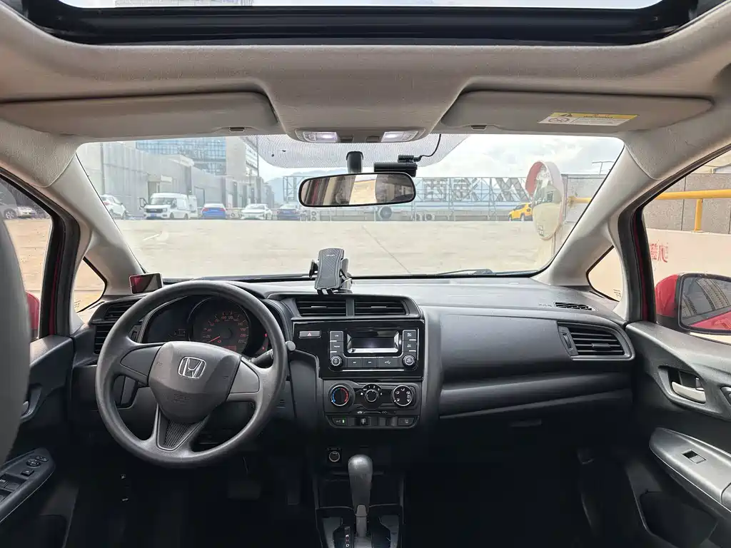 Honda Fit 2018 — фото 9