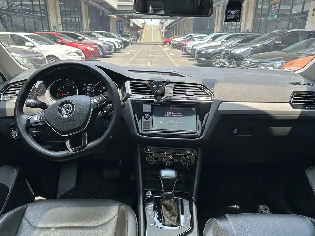Volkswagen Tiguan L 2019 — фото 12
