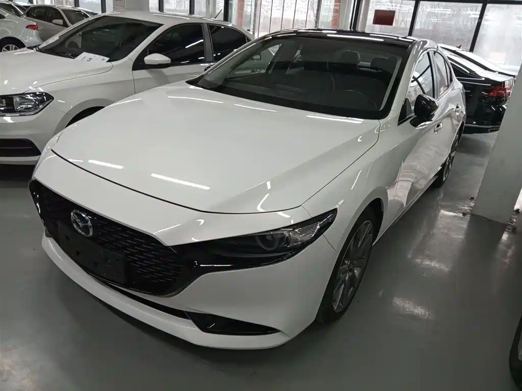 Mazda 3 Axela 2022 — фото 2