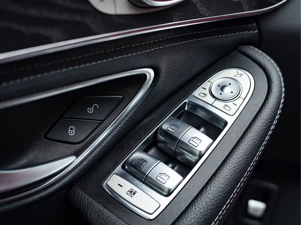 Mercedes-Benz C-Class 2020 — фото 17