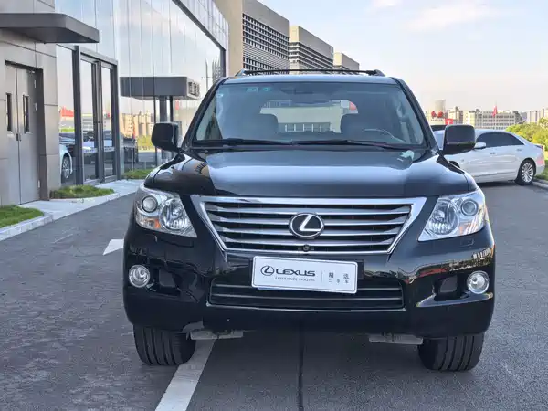 Lexus LX 2011