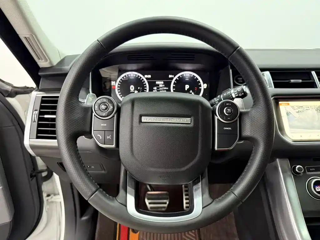 Land Rover Sport 2018 — фото 18