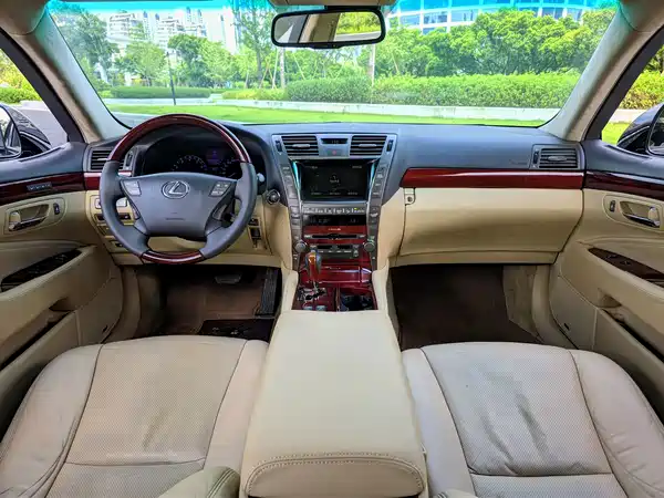 Lexus LS 2008