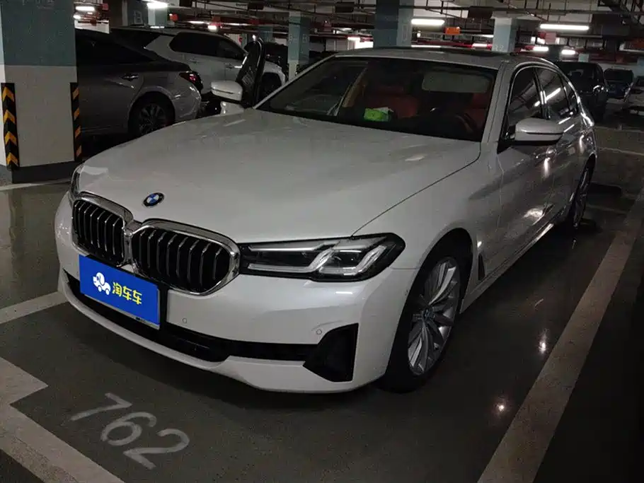 BMW 5 Series 2022 — фото 1