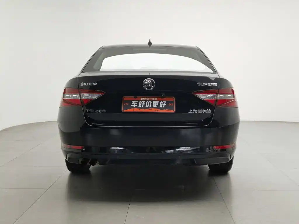 Skoda Superb 2018 — фото 4