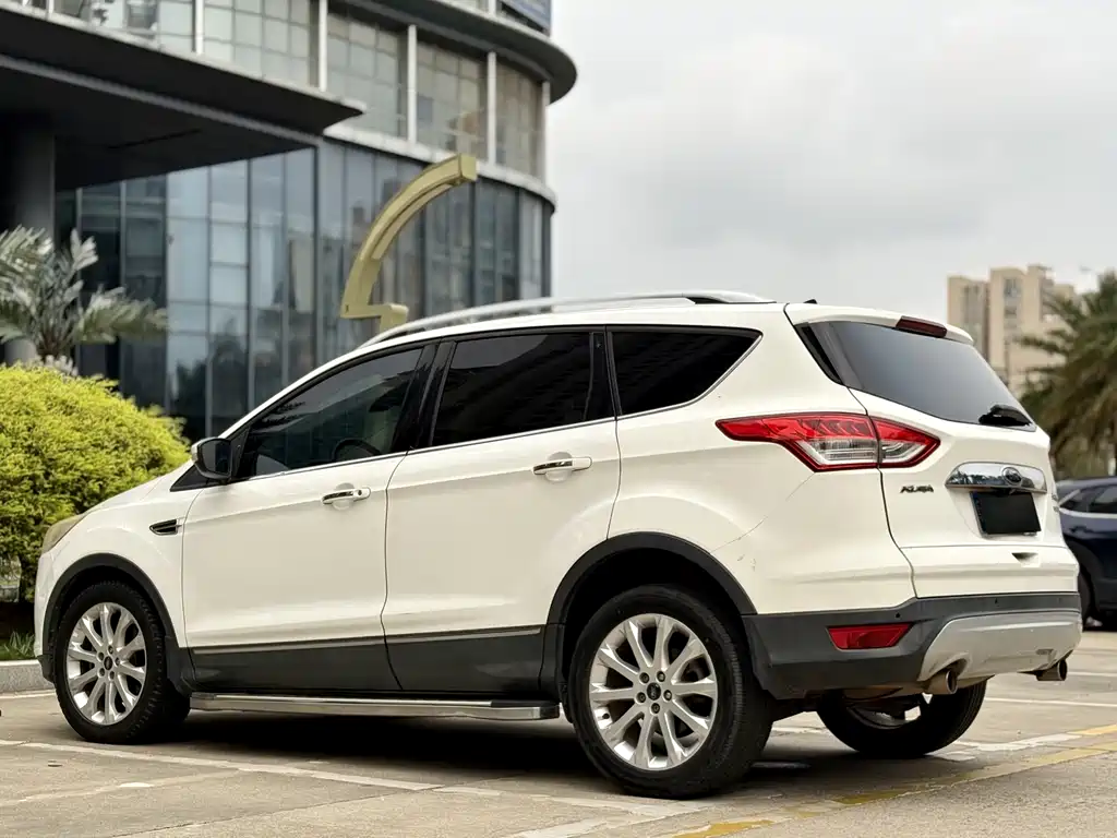 Ford Kuga 2014 — фото 15