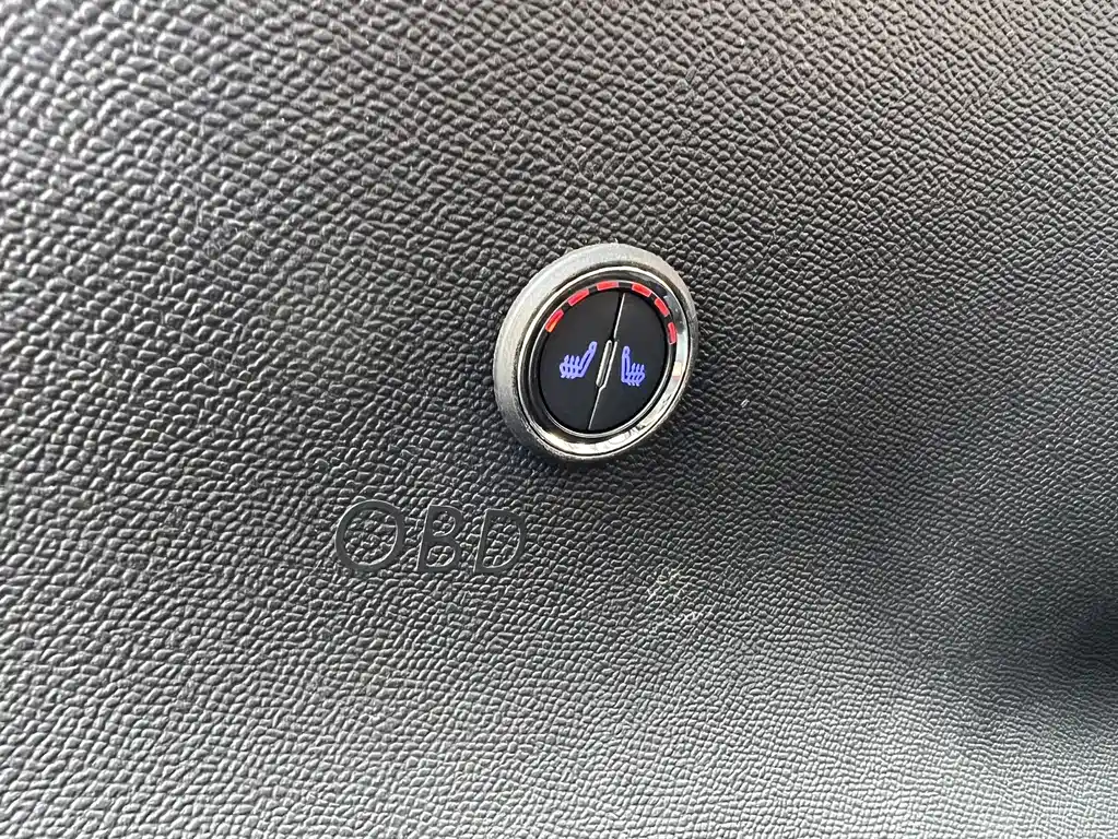 Peugeot 2008 2022 — фото 18