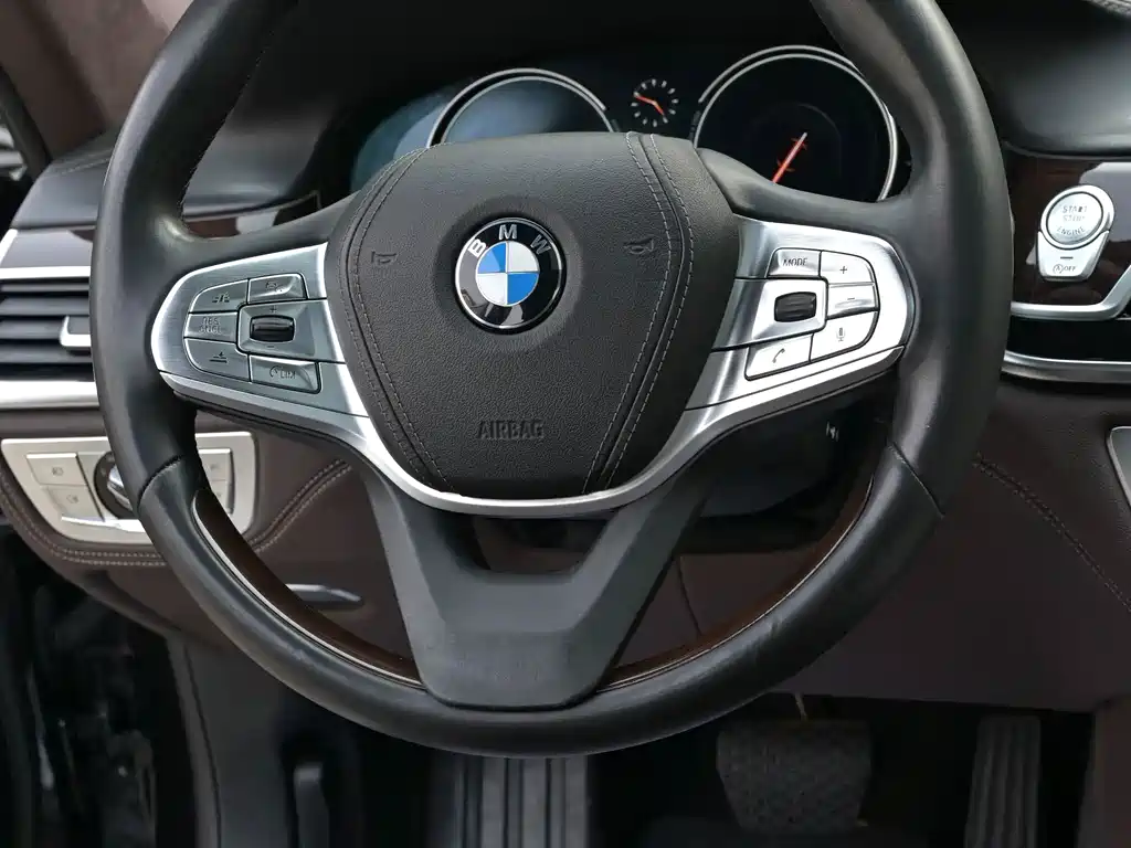 BMW 7 Series 2016 — фото 17