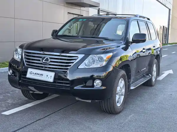 Lexus LX 2011