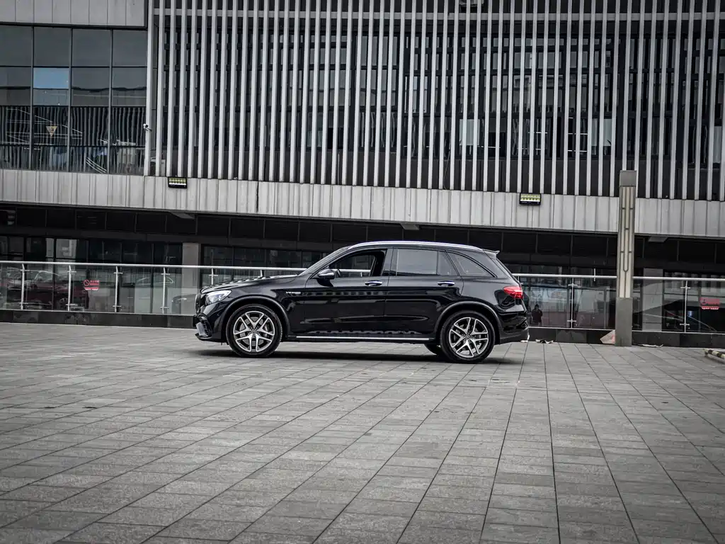 Mercedes-Benz GLC AMG 2018 — фото 13