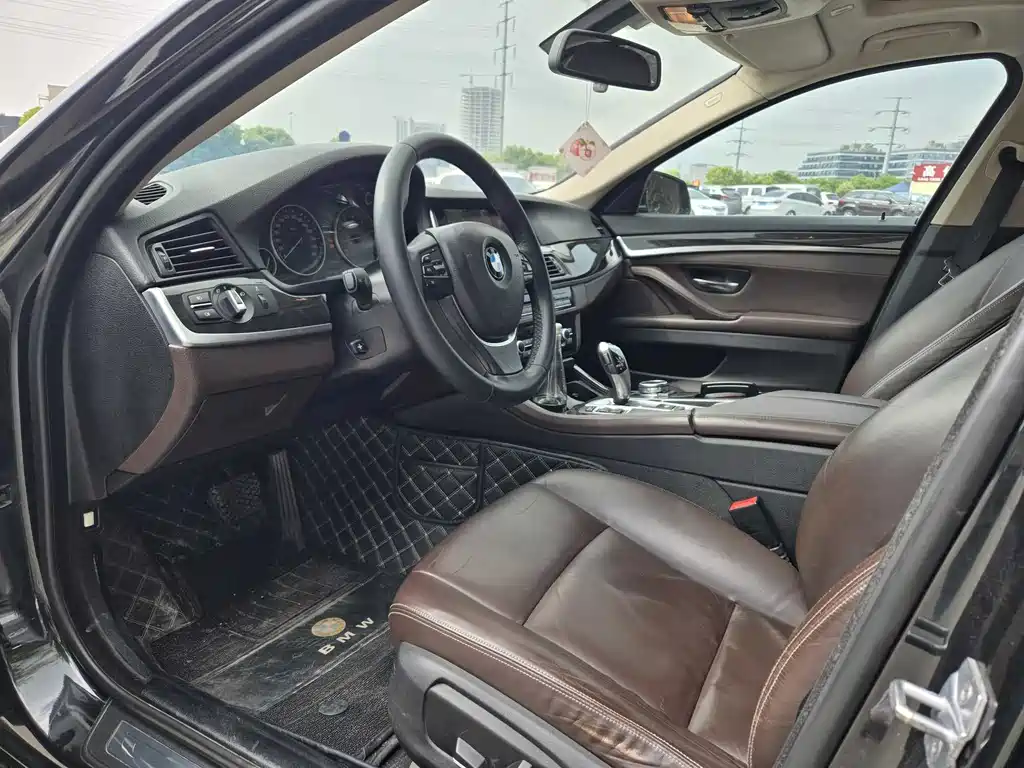 BMW 5 Series 2015 — фото 9