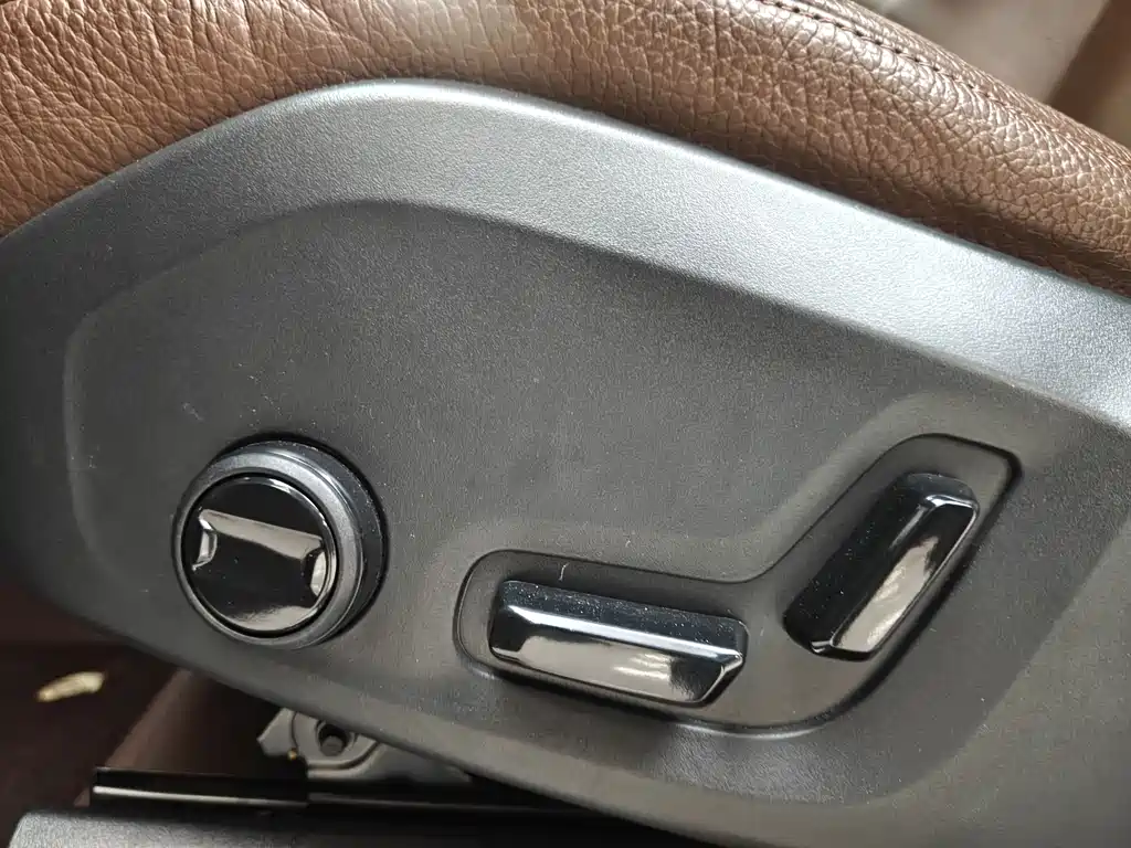 Volvo XC90 2022 — фото 15