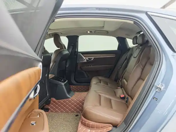 Volvo S90 Plug-In Hybrid 2019