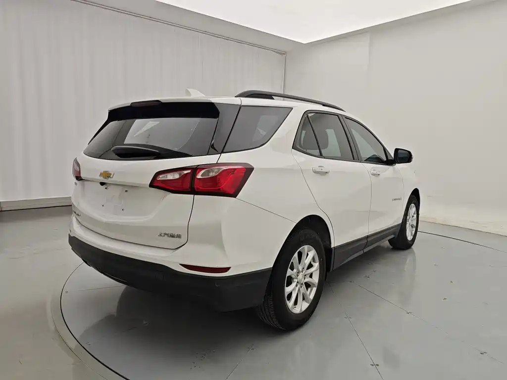 Chevrolet Equinox 2018 — фото 6
