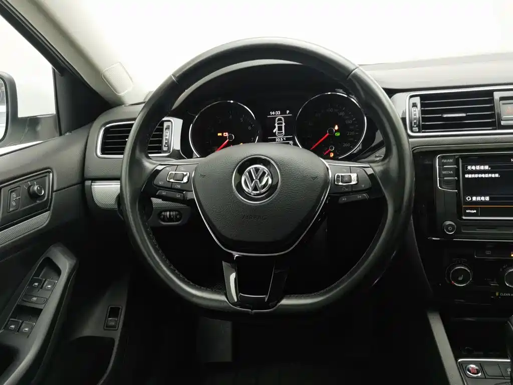 Volkswagen Sagitar 2017 — фото 11