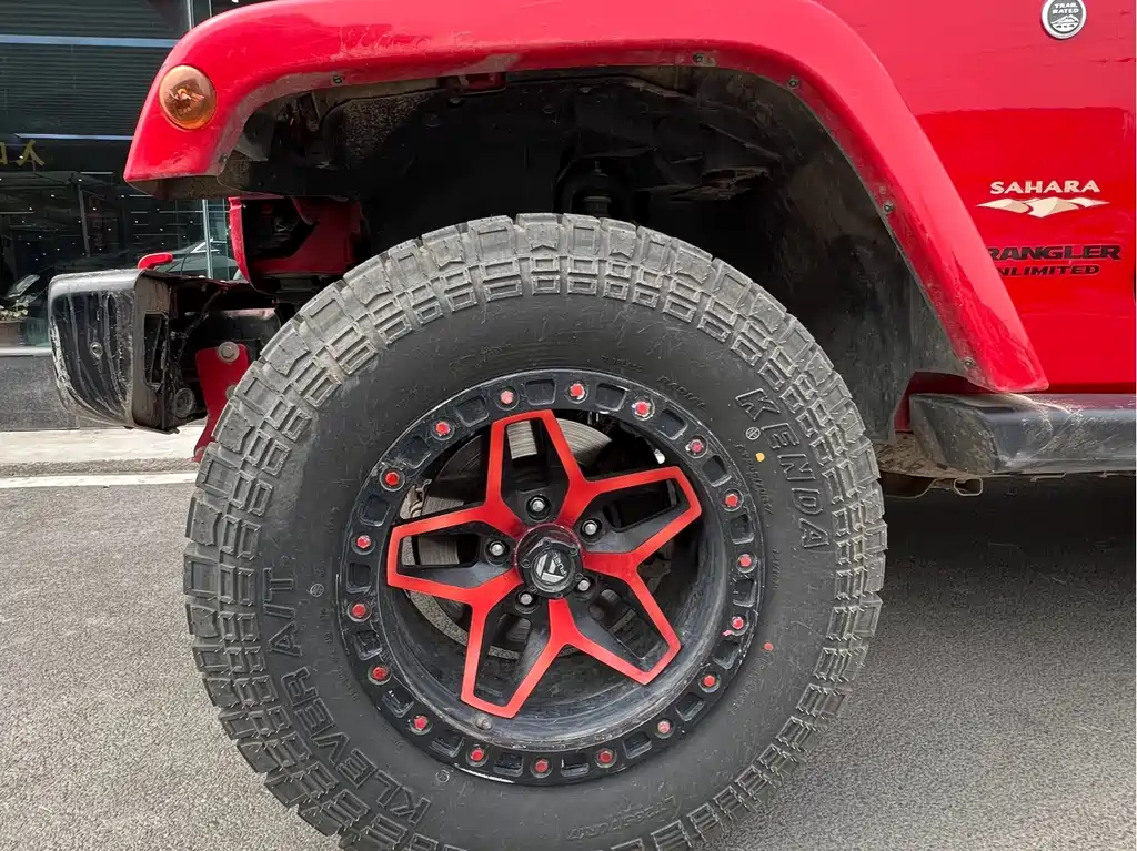 Jeep Wrangler 2015 — фото 18