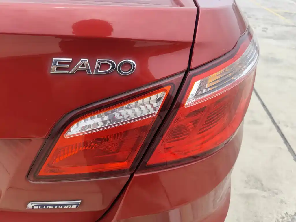 Changan Eado 2017 — фото 16