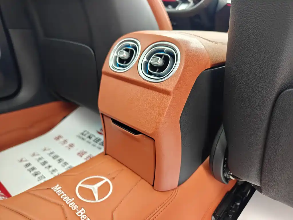 Mercedes-Benz C-Class 2023 — фото 21