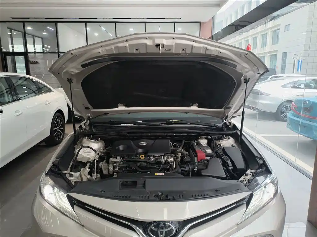 Toyota Camry 2019 — фото 16