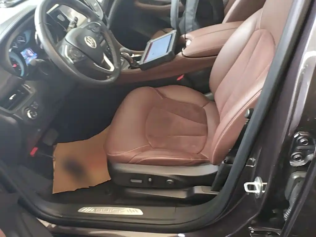 Buick Envision Plus 2017 — фото 11