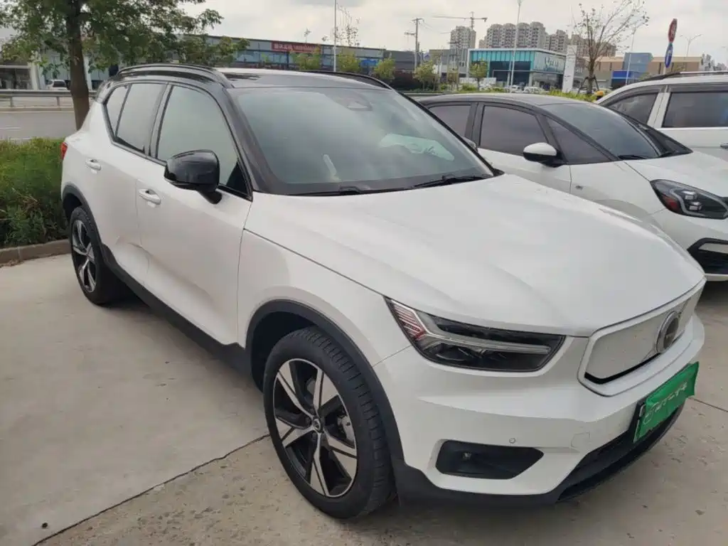 Volvo XC40 New Energy 2022 — фото 4