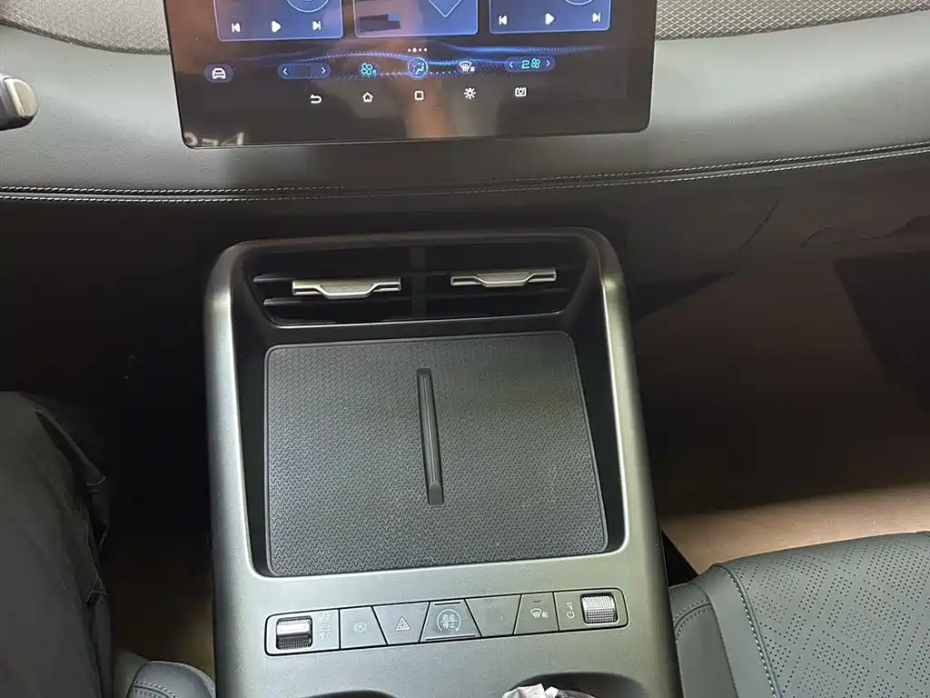 BYD Qin PLUS 2025 — фото 11