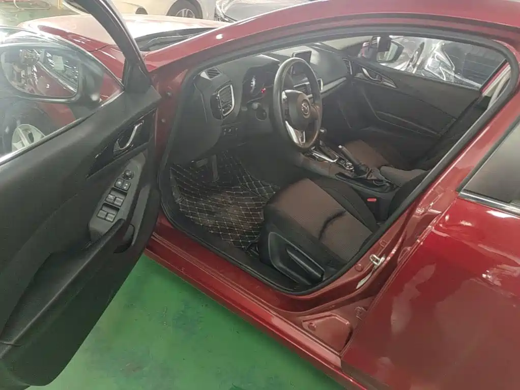 Mazda 3 Axela 2016 — фото 16