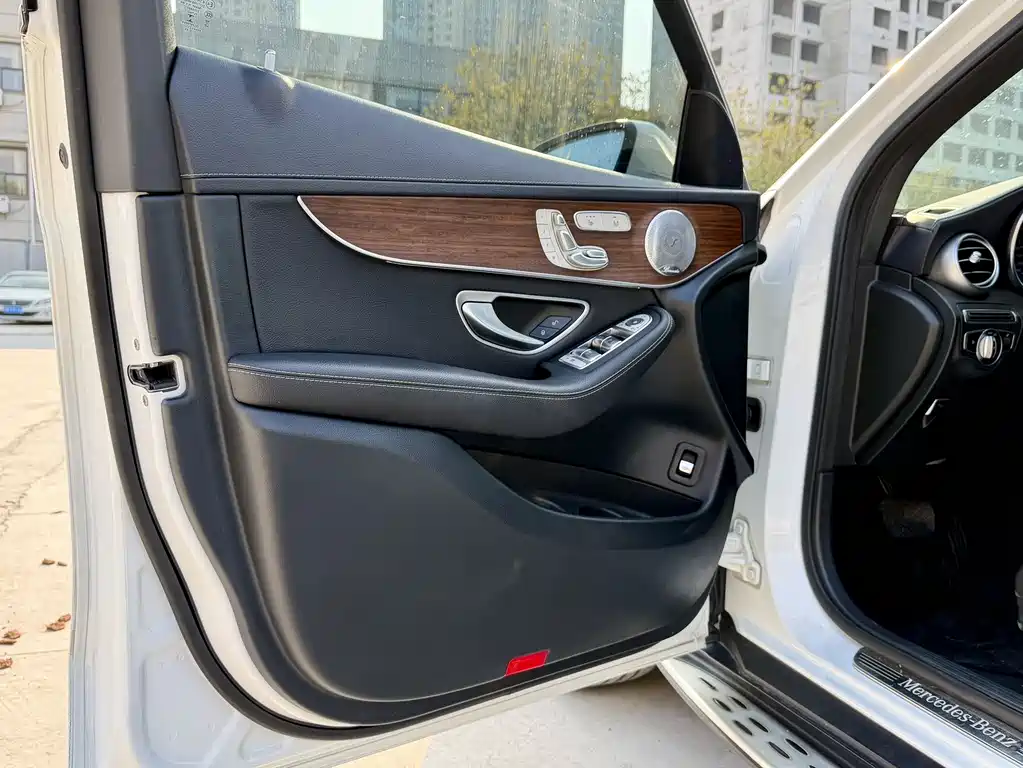 Mercedes-Benz GLC 2021 — фото 19