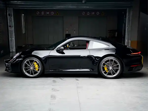 Porsche 911 2023