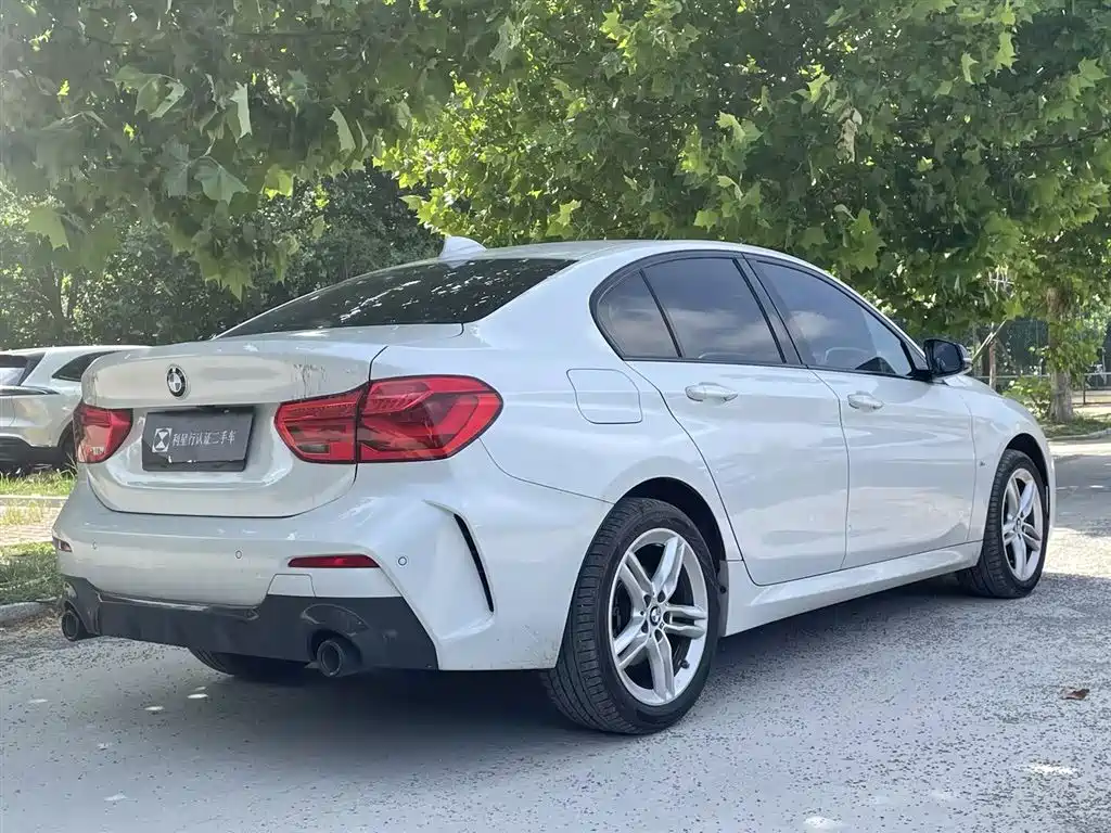 BMW 1 Series 2021 — фото 2