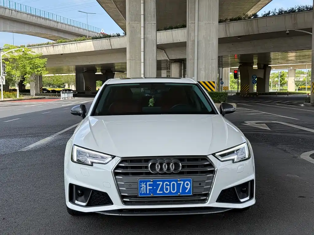 Audi A4L 2019 — фото 2