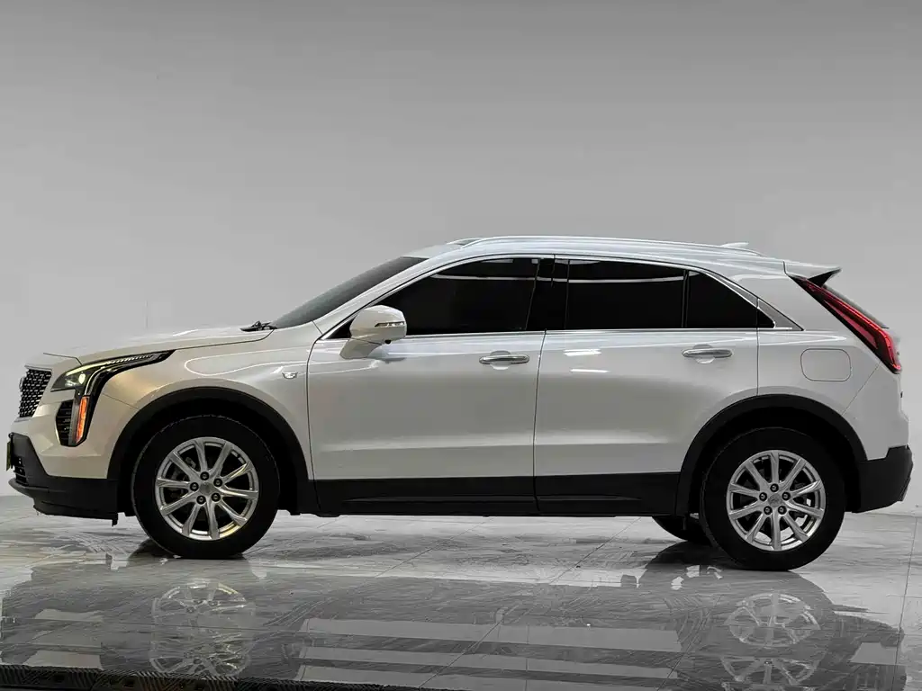 Cadillac XT4 2022 — фото 9