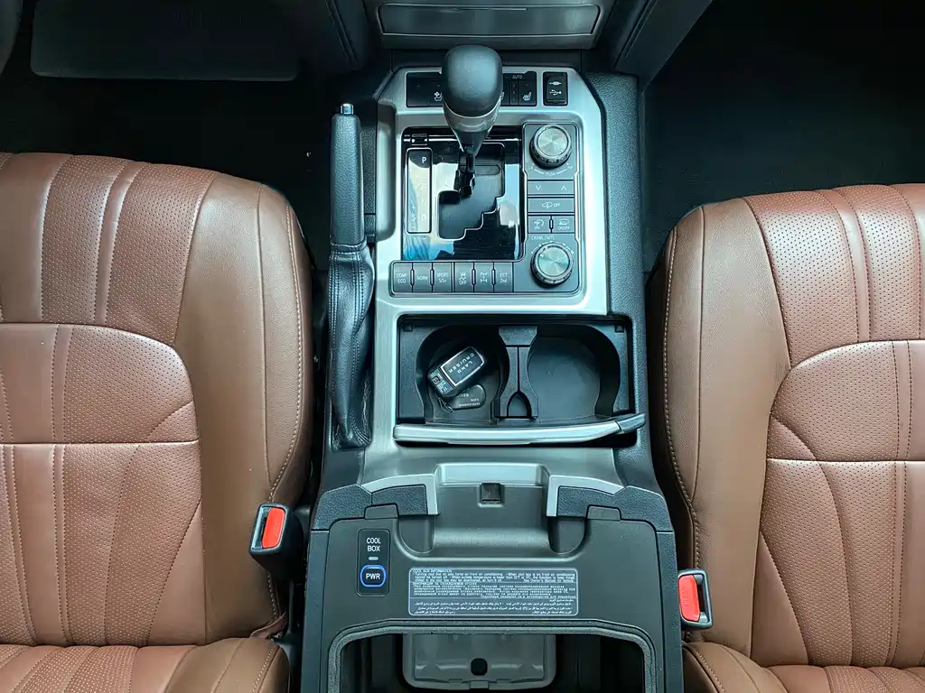 Toyota Land Cruiser 2019 — фото 18