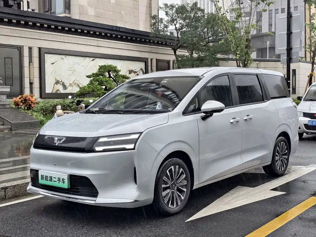 Wuling Starlight 730 New Energy 2026 — фото 1