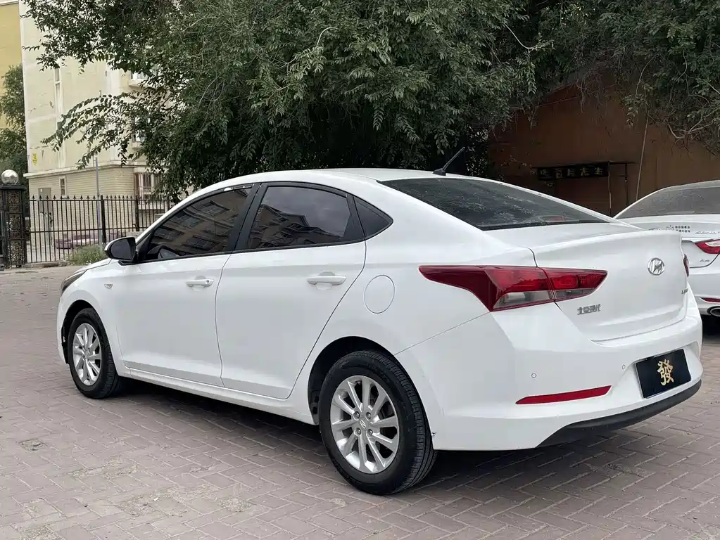 Hyundai Verna 2017 — фото 5