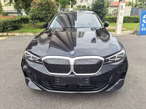 BMW i3 2025
