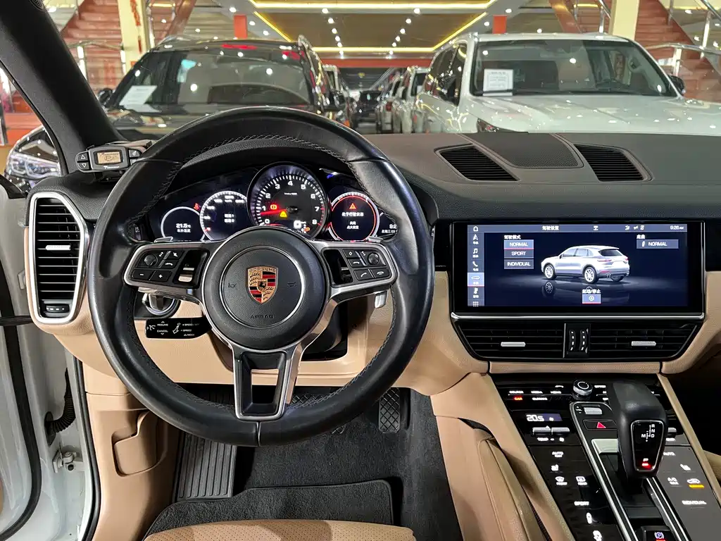 Porsche Cayenne 2018 — фото 9