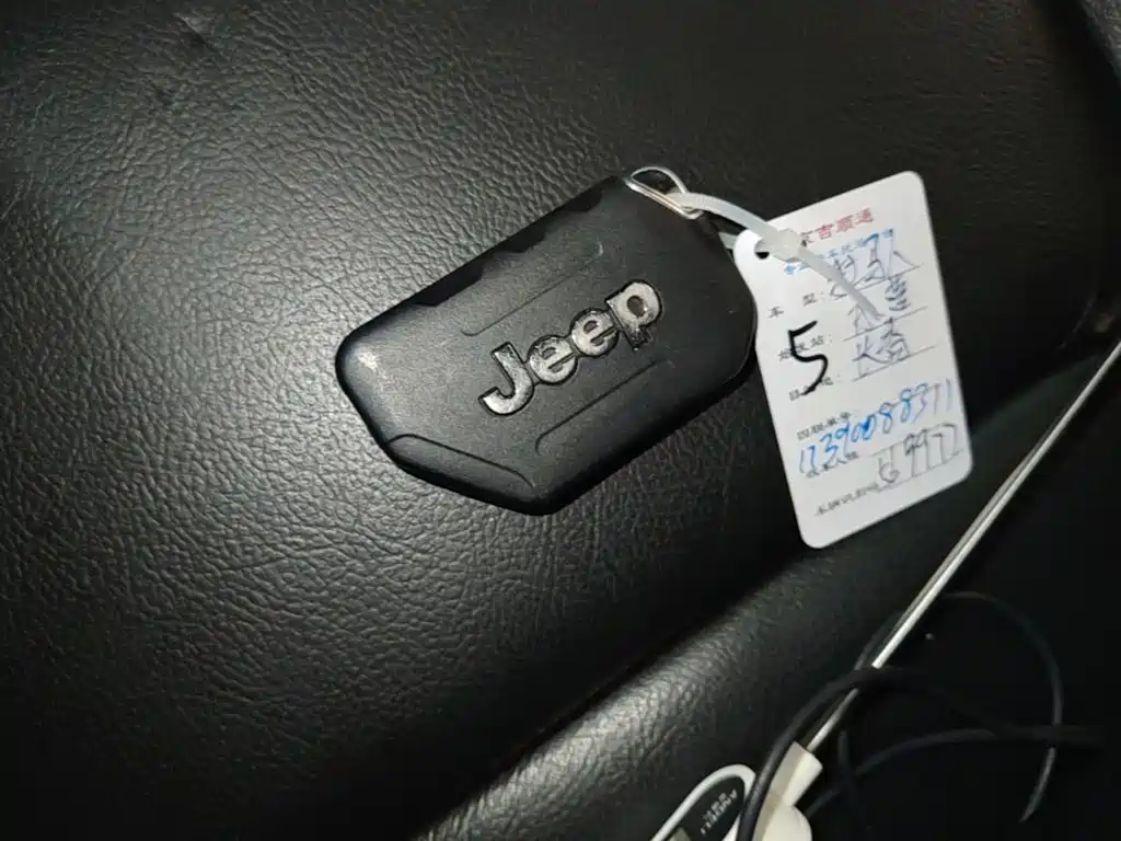Jeep Wrangler 2019 — фото 9