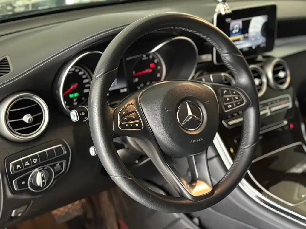 Mercedes-Benz GLC 2018 — фото 6