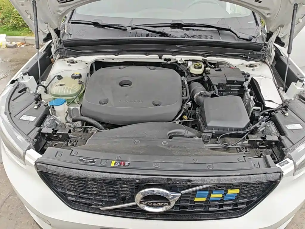 Volvo XC40 2020 — фото 20