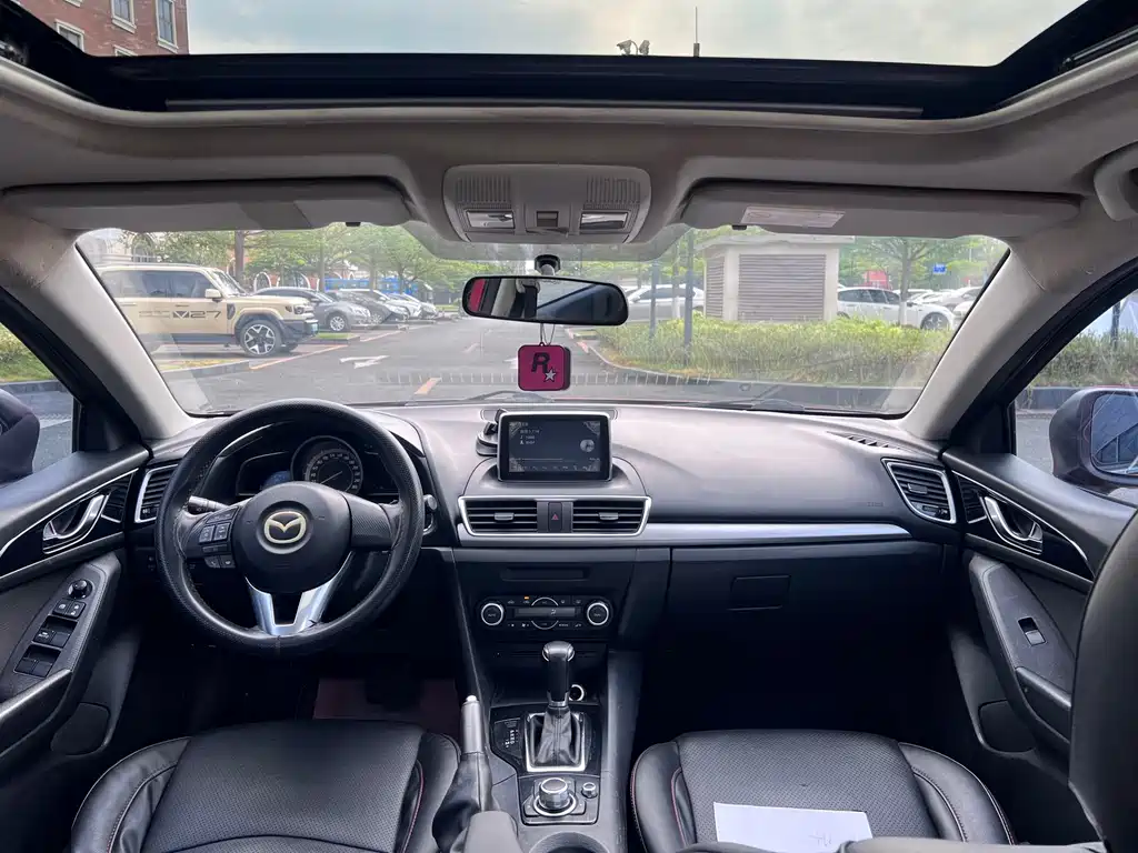 Mazda 3 Axela 2015 — фото 13