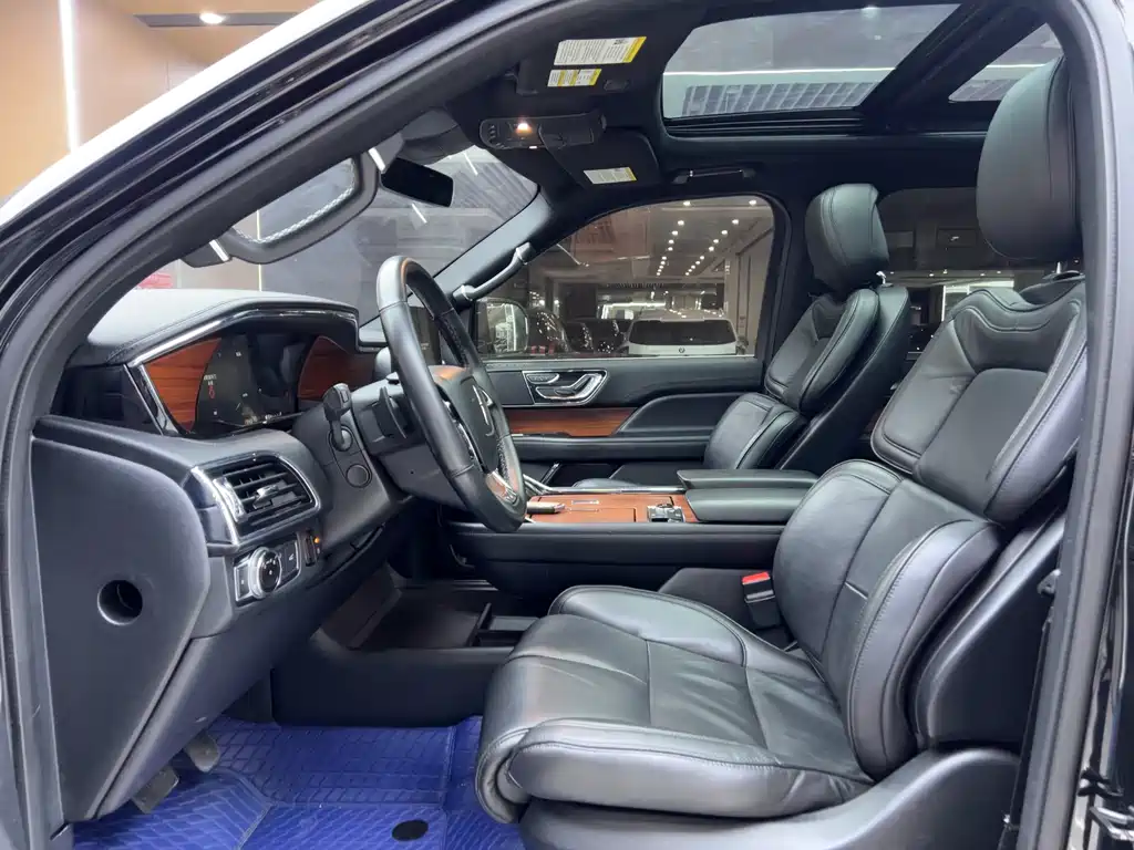 Lincoln Navigator 2019 — фото 11