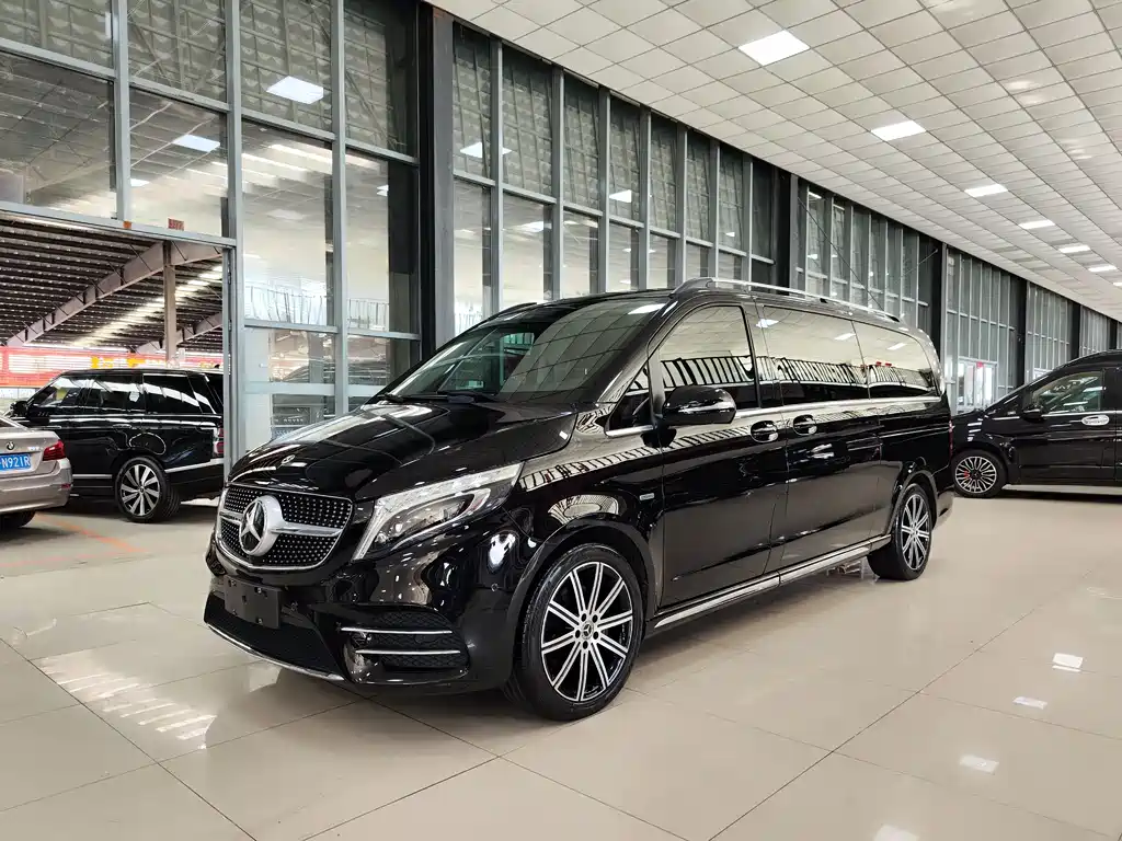 Mercedes-Benz V-Class 2022 — фото 1
