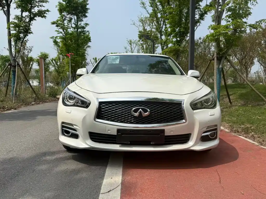 Infiniti Q50L 2016 — фото 1