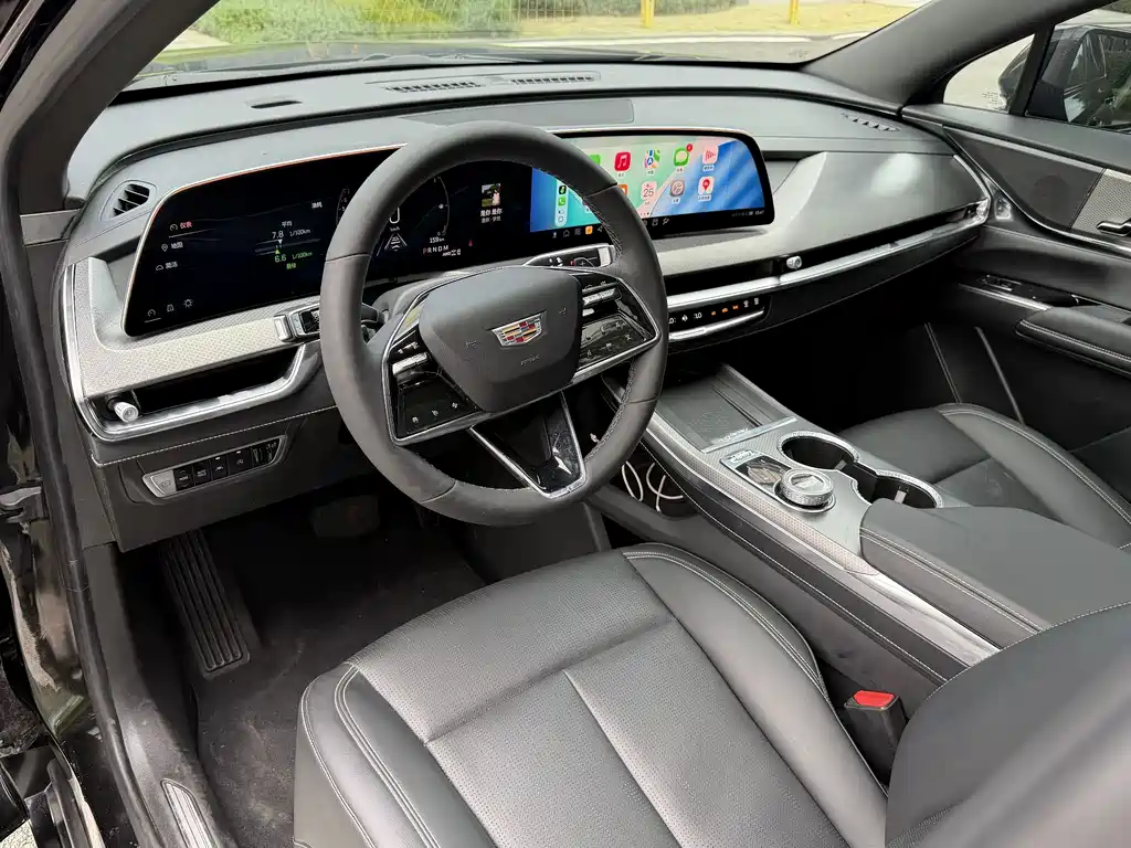 Cadillac XT5 2025 — фото 15