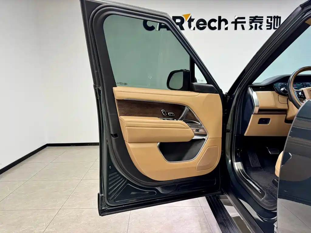 Land Rover Range Rover 2023 — фото 17