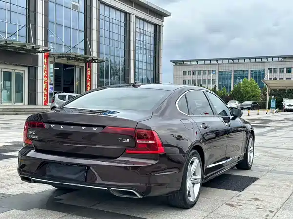 Volvo S90 2019