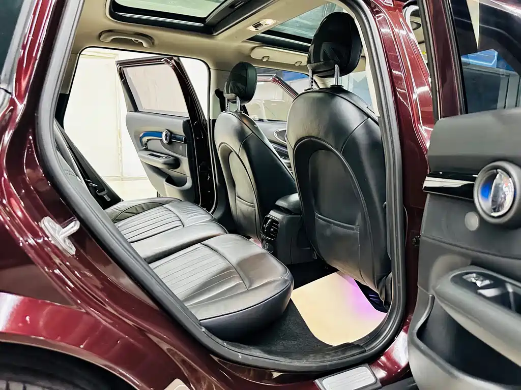 MINI Clubman 2018 — фото 18