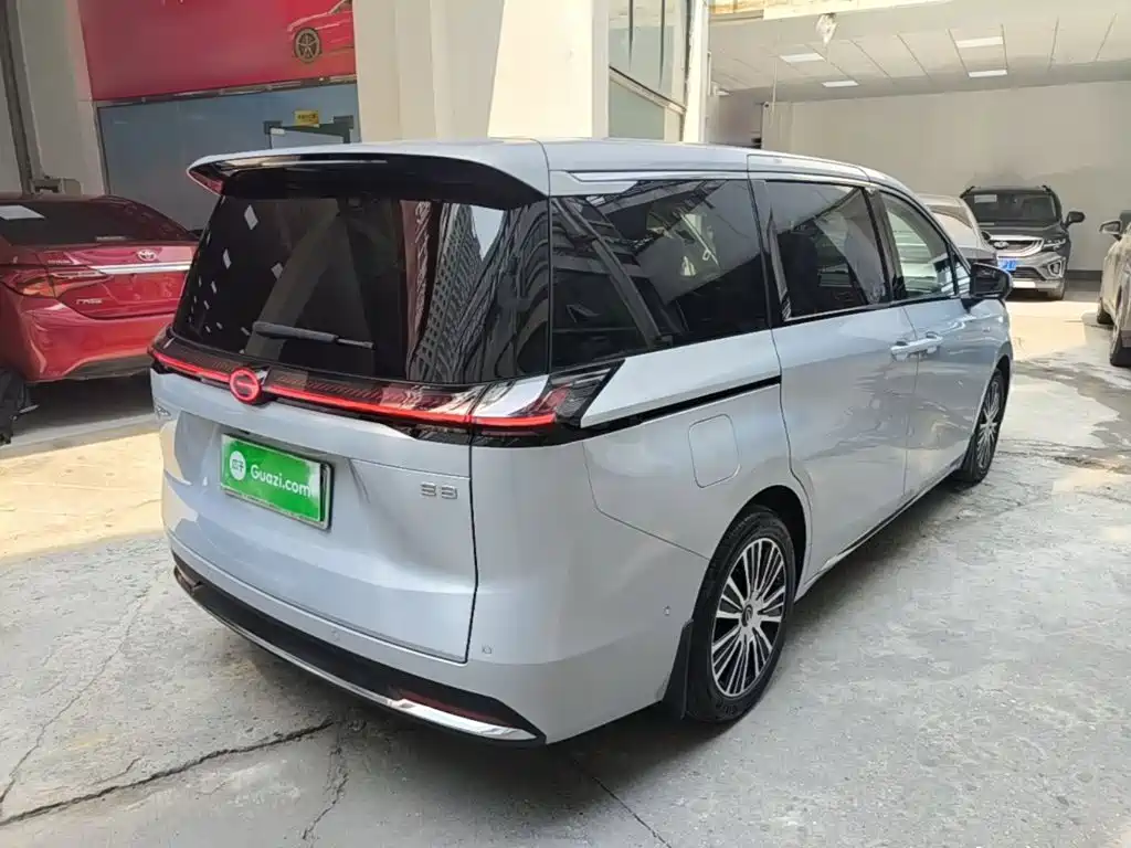 GAC Motor E8 PHEV 2025 — фото 7