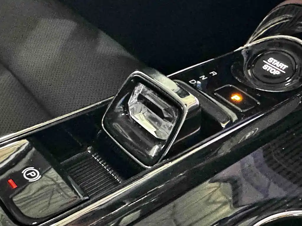 GAC Motor E8 PHEV 2024 — фото 10